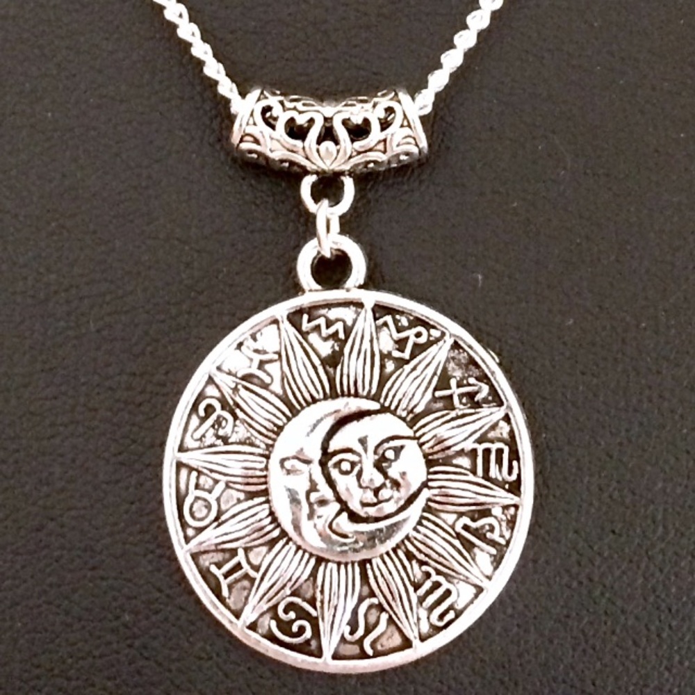 Zodiac necklace - Picture 1 of 3
